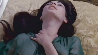 Veronica Avluv سکس داغ حیوانی دو دانه ئی مقعد, کون گشاد